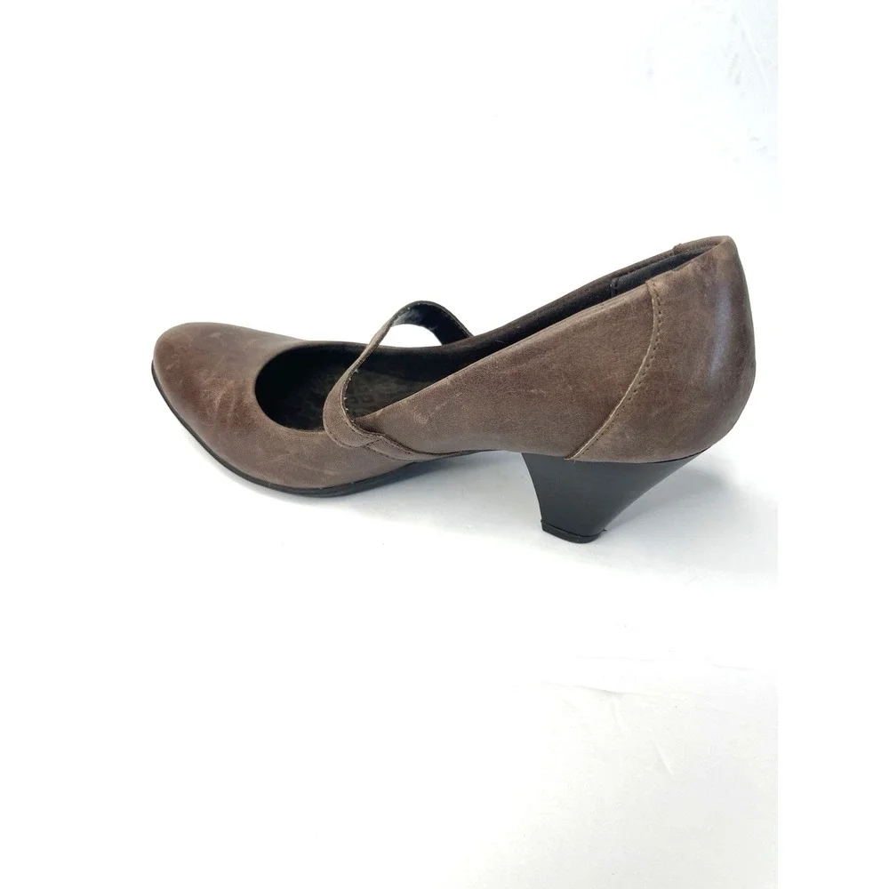 Y2K‎ Vintage BOC Born Concept Mary Jane Brown Leather Heels Size 7